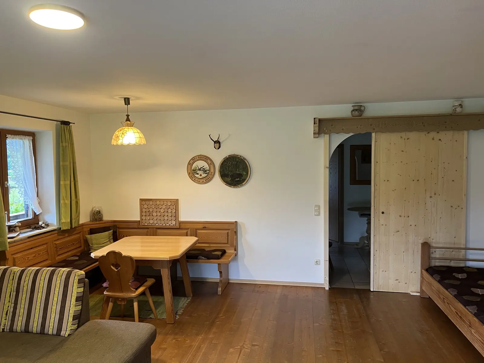 Ferienwohnung Abendrot: Wohnzimmer mit Essbereich